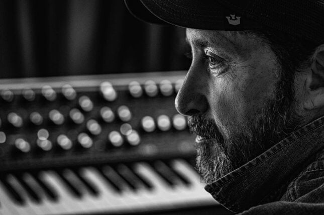 Franck Marchal sort un album planant Passing Road le 07/11/2025
